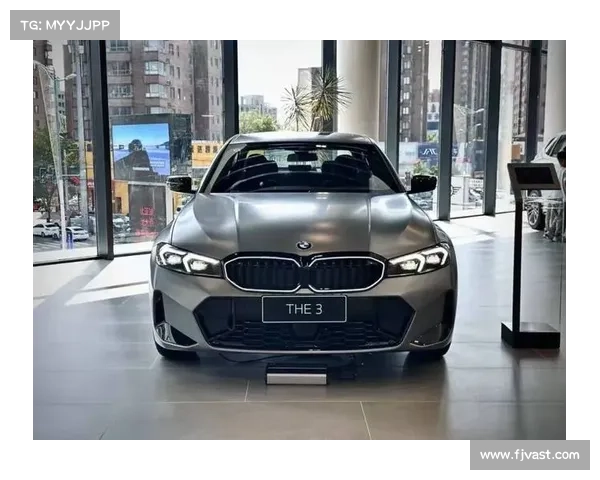 M2的座舱、4系的轮毂、M3的方向盘…这台宝马3系很特别 M2的座舱、4系的轮毂、M3的方向盘…这台宝马3系很特别