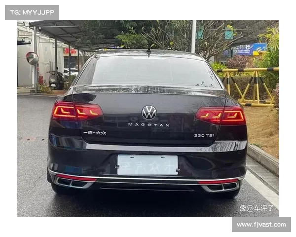 一汽大众全系新选择:迈腾 2025 款 330TSI 豪华型深度测评 一汽大众全系新选择:迈腾 2025 款 330TSI 豪华型深度测评